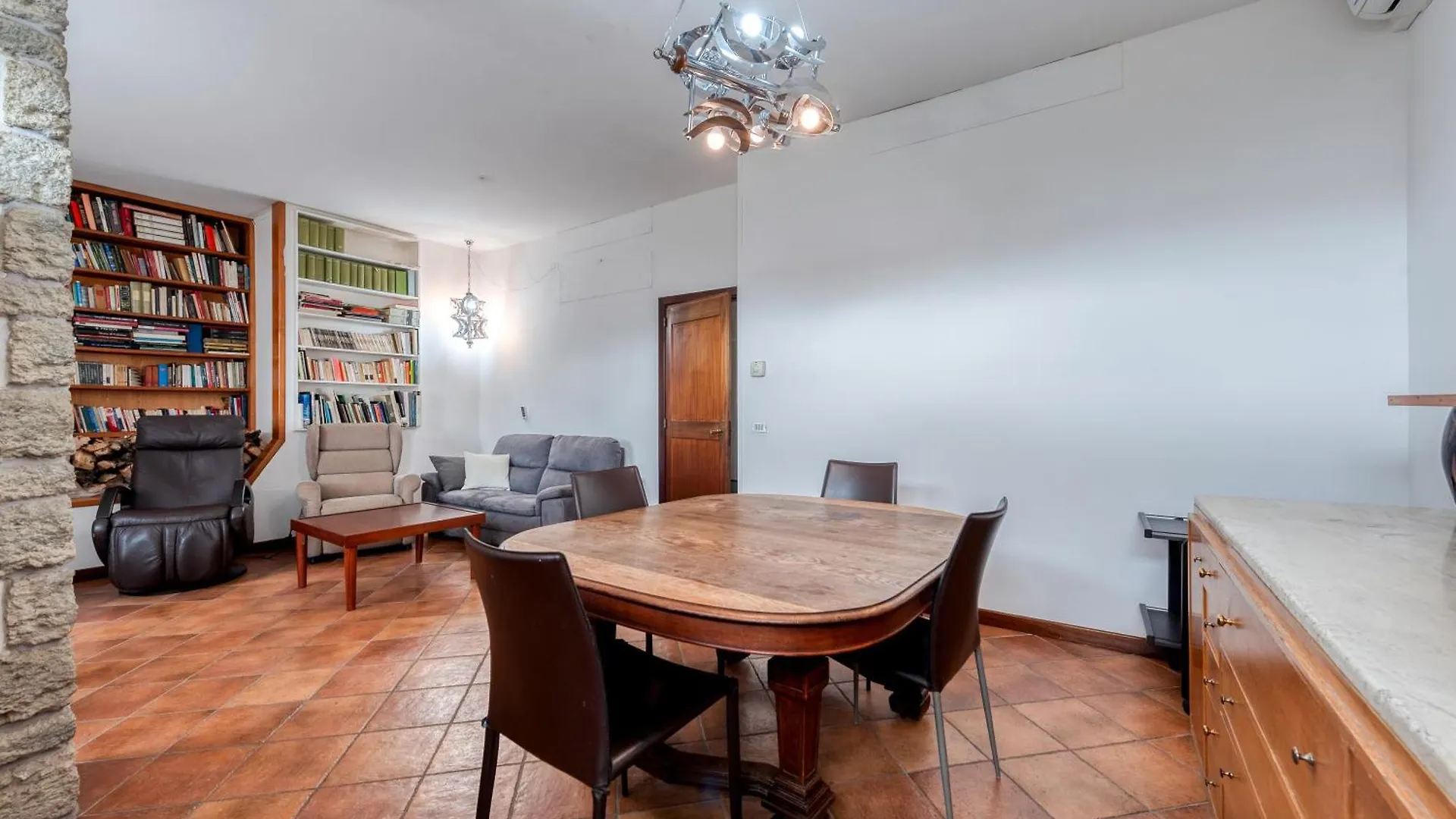 Book House A Lecce Apartment 0*,